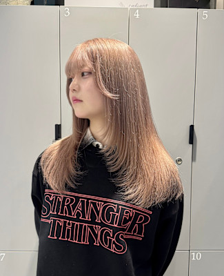 淡く透けるミルクティーベージュ