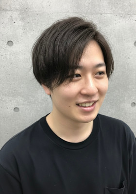 伸ばし中のワンレンボブ