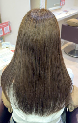 オリーブベージュ