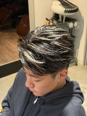 センターパート/ブリーチ/カラー/ハイライト/メンズカット