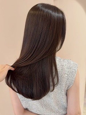 チョコレートブラウン 艶髪 ストレート ワンカール 髪質改善