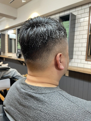 ビジネスフェード×ナチュラルアッシュ×メンズ30代/40代