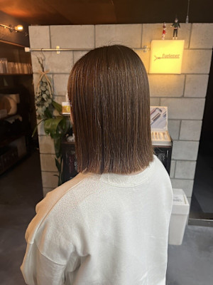 切りっぱなし×美革ストレートパーマ