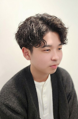 【メンズ旬ヘア】波巻き×スペインカールで色気のある立体感を