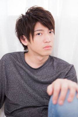 フェミニン調のメンズミディアム×アッシュブラック×30代/4