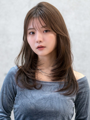 20代・30代_やわらか質感のナチュラルレイヤーミディ