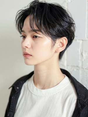 黒髪アップバング刈り上げセンターパートp1　毛流れパーマ