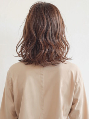 ゆるふわかき上げバングくびレイヤーこなれミディp1　韓国巻き