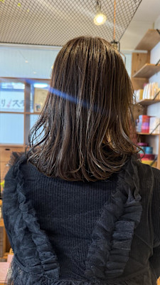 オリーブグレージュ