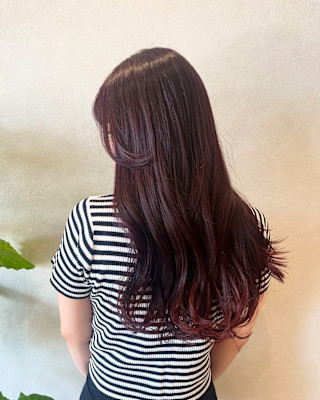 チェリーレッド