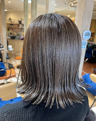 シークレットハイライト／切っぱなしボブ/下赤塚