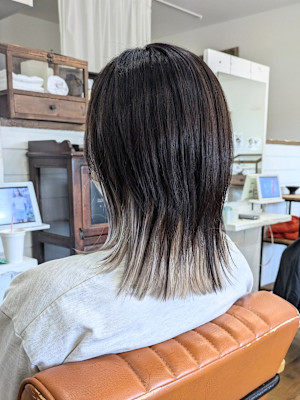 レイヤーカット×インナーカラー