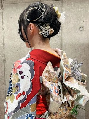 成人式 アップスタイル 和装ヘア タイトお団子 着付け