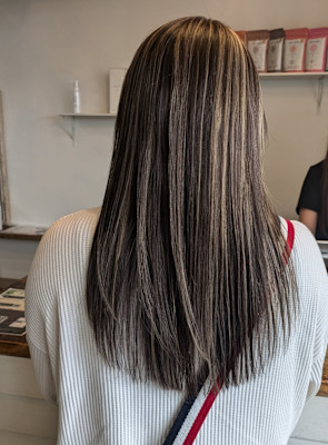 ロングカット×ハイライトカラー