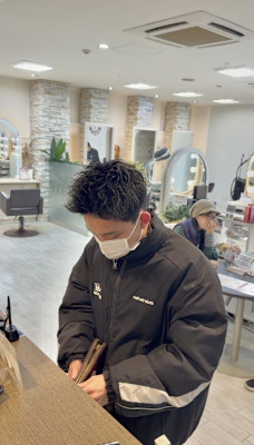 20代30代メンズスパイキーショートツーブロ