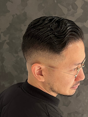 サイドパート×スキンフェード