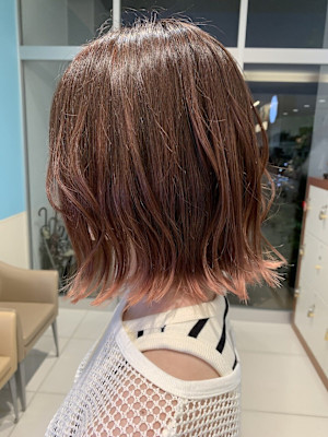 裾カラー×ボブ