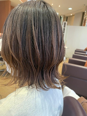 伸ばしかけミディアムヘアー