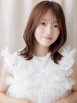 ワインレッド小顔クラゲヘアー外ハネウルフボブディ30代40代