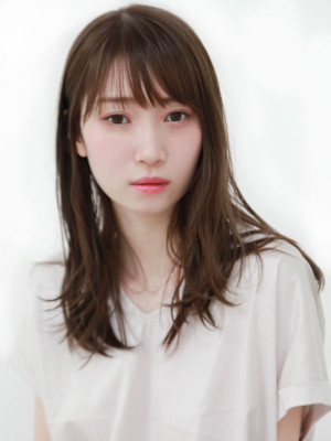 斜めバング×ブランジュアッシュ