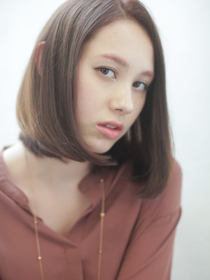 ハイ透明感グレージュ×くびれセミディ