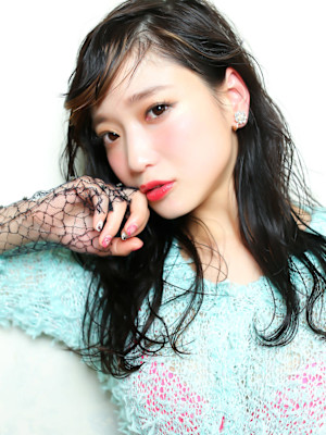 暗髪モード×インナー3Dカラー×ジグザグバング