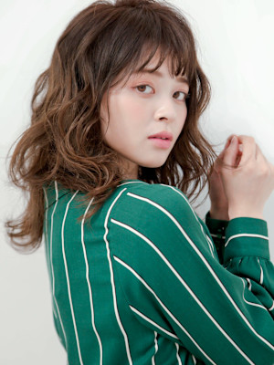 うるツヤ波ウェーブ×くびれセミディ