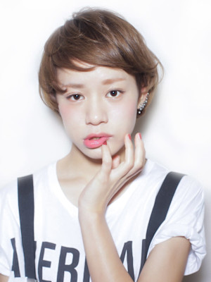 エッジショート×透明感アッシュグレージュ