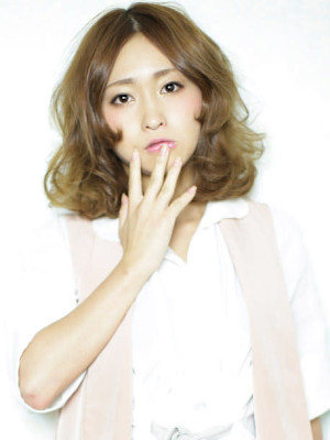 センターパートロブ×くびれセミディ