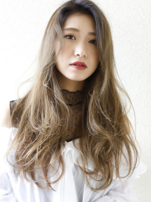 大人アッシュ×くせ毛風ウェーブ