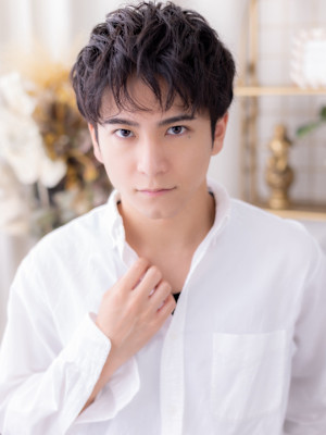 黒髪ルーズパーマ爽やかアクティブショート　シャドウパーマ