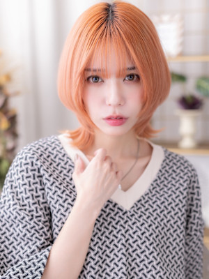 アプリコットオレンジ小顔ハイレイヤーウルフミディアムレイヤー