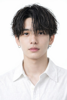 束感黒髪ナチュラル人気流行フェザーパーマ韓国風