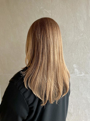 ハイトーン白髪ぼかしベージュカラー