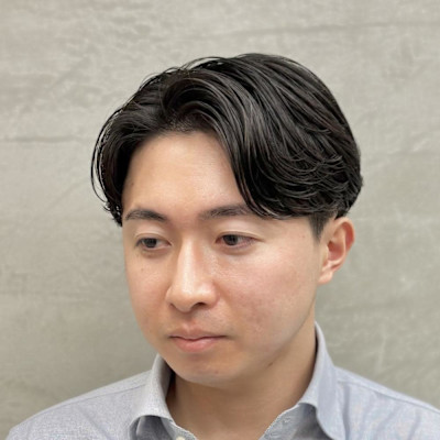 センターパート×ニュアンスパーマ