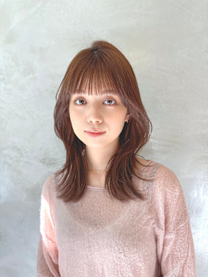レイヤー　レイヤーカット　くびれミディ　ブラウンベージュ