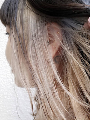 ホワイトベージュのインナーカラー 上品な大人デザインカラー