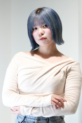 クリアブルー×切りっぱなしボブ A