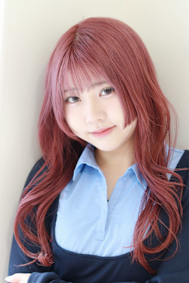 トレンドレイヤースタイルのハイトーンピンク　Y