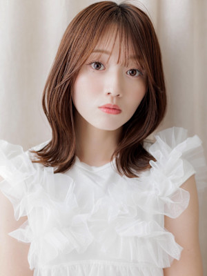 ワインレッド小顔クラゲヘアー外ハネウルフボブディ30代40代