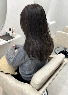 レイヤーカット×透明感カラー