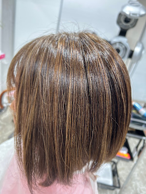 白髪ぼかしカラーハイライト表面だけとカットトリートメント