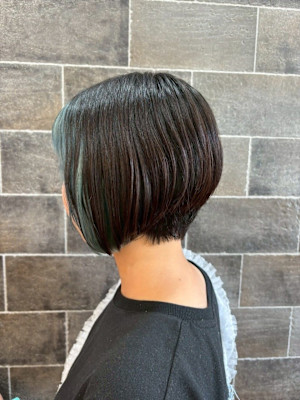 ショートボブ