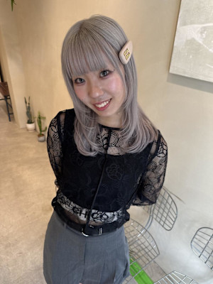 ホワイトグレー