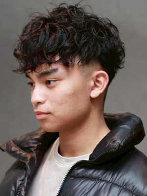 スパイラルパーマ ツーブロックマッシュ スキンフェード