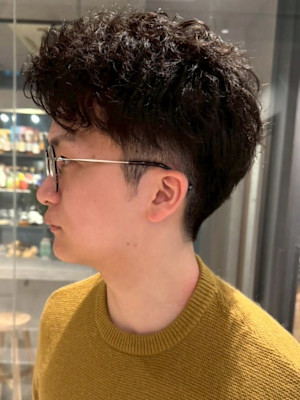 ツイスパ  アップバング ツーブロックマッシュ 黒髪