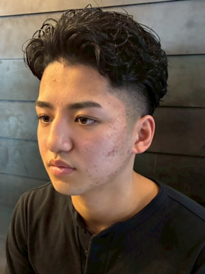 スペインカール スパイラルパーマ アップバング ツーブロック