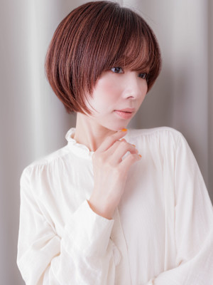 チェリーレッド艶感ボルドーカラー小顔丸みショート30代40代