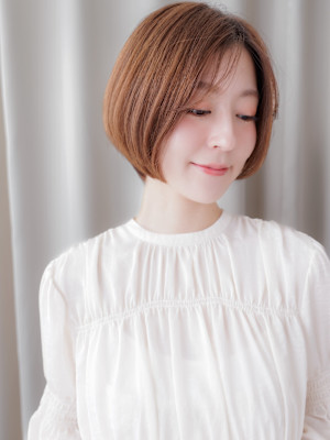 脱白髪染めオレンジベージュかきあげショートボブ30代40代