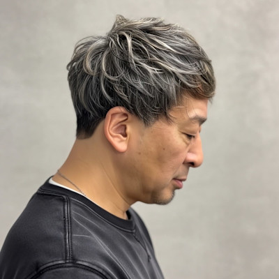 横浜桜木町・白髪ぼかしハイライト×大人メンズショート